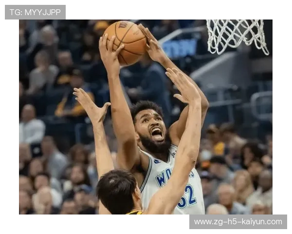 唐斯补篮完成两分，森林狼主场掌声雷动